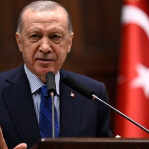 Özgür Özel’e yumruklu saldırı sonrası Erdoğan’ın ‘telef olup gidecek’ sözleri gündemde…