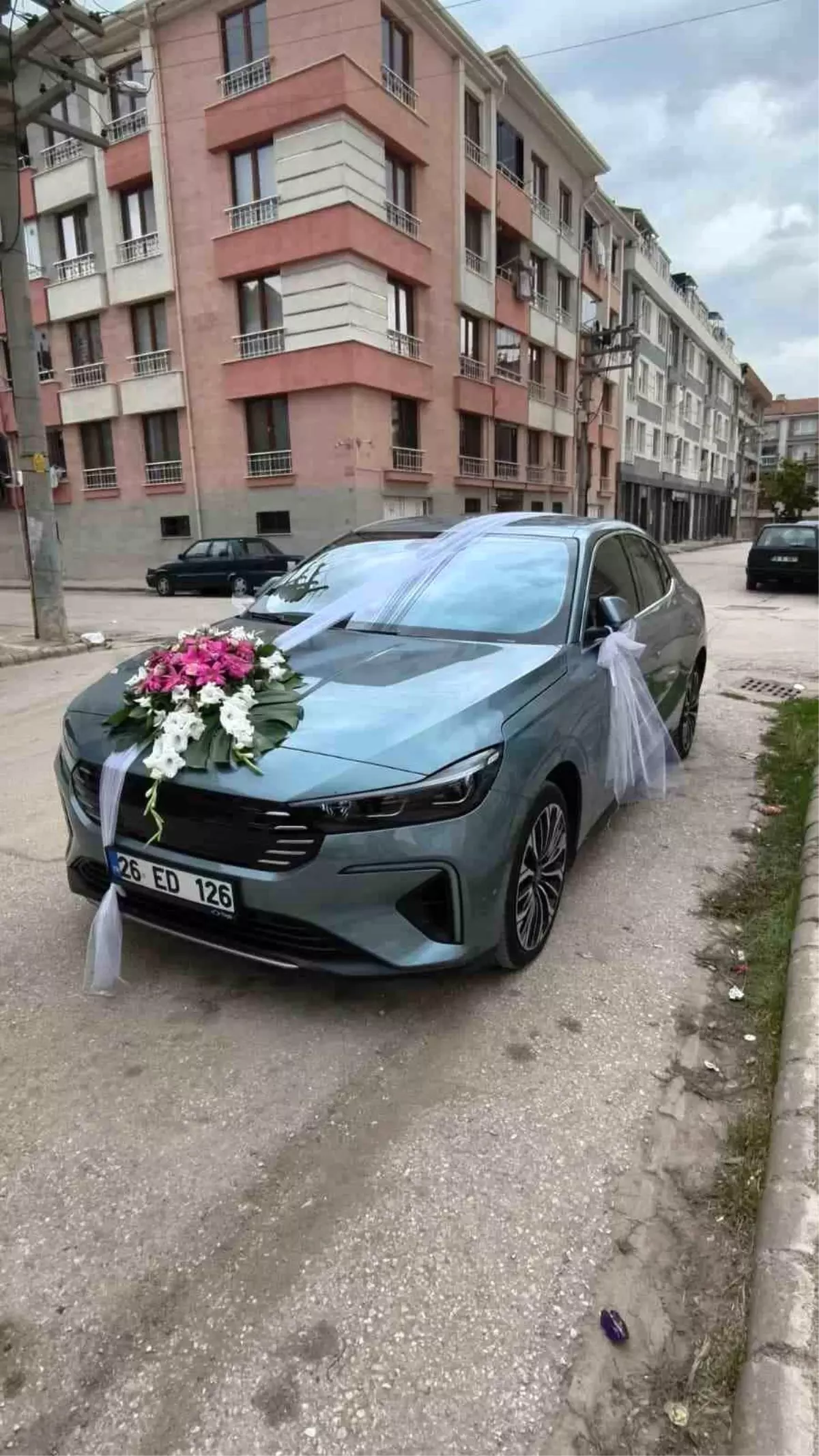 eskisehirde dugun arabasi olarak togg t10f tercih edildi KraFa57O.jpg