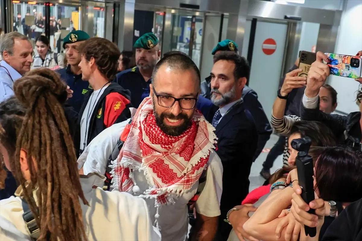 italyan aktivistler serbest birakildi cQv7cMfD