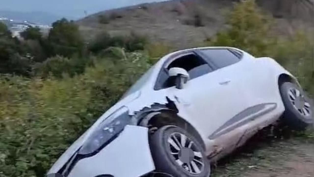 kontrolden cikan otomobil ucurumun esiginde durdu uvQestuO