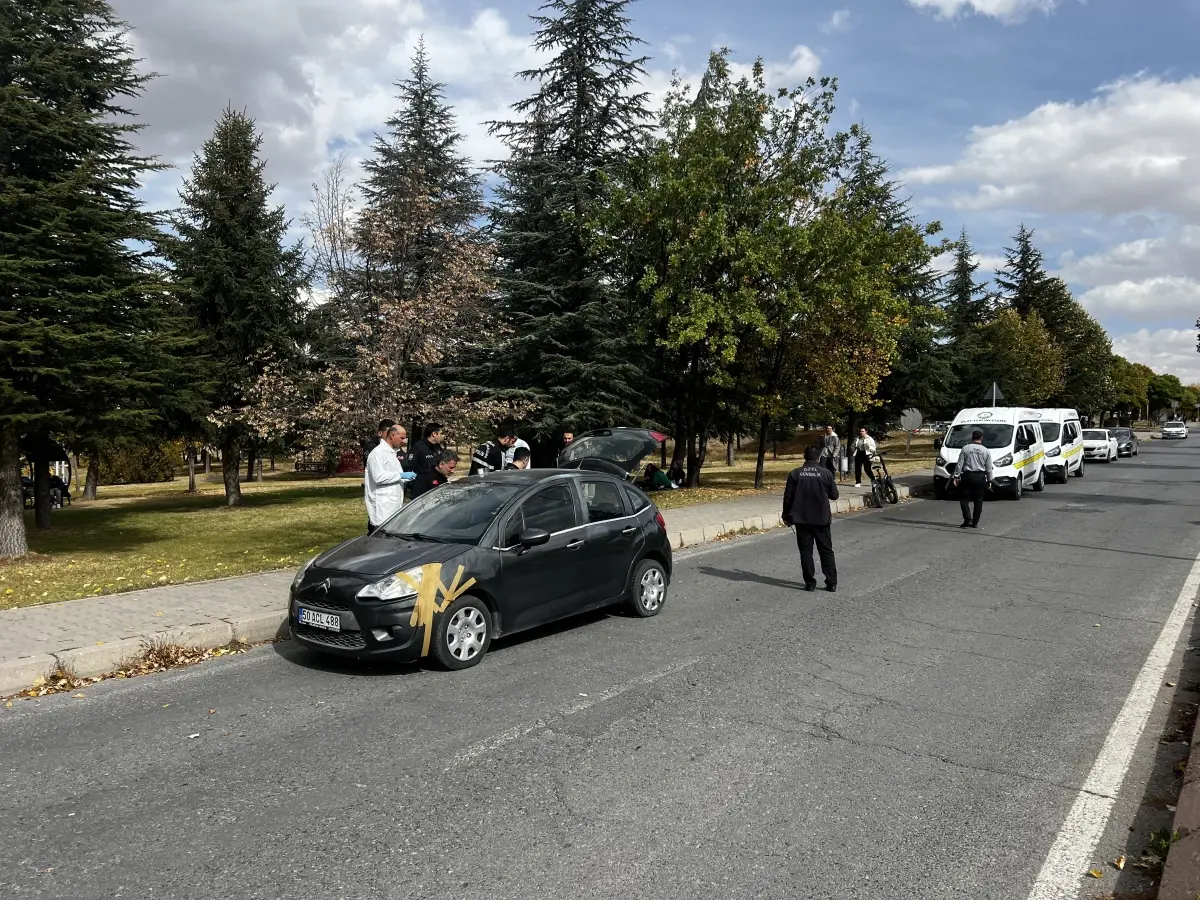 otomobile kacis ani kamerada eYkBQsN8.jpg