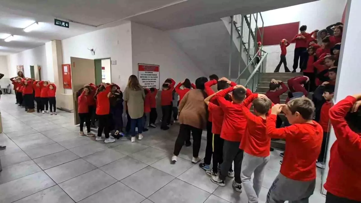 tekirdagda deprem tatbikati basariyla gerceklestirildi eT77Yky4.jpg