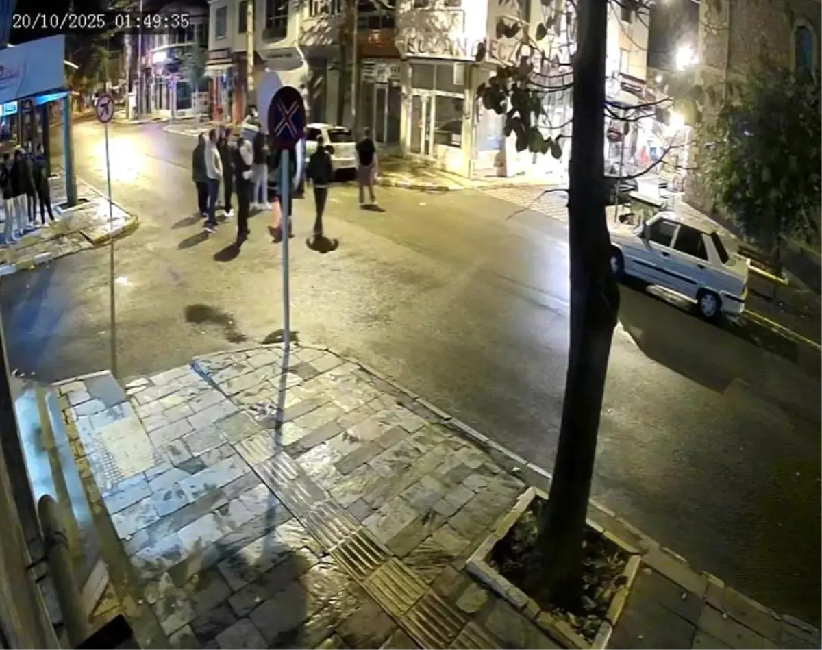 yalvacta otomobil kazasi baba ve 8 aylik bebek yaralandi AqQbcX2v.jpg