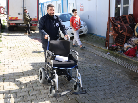 Hbb, Sosyal Belediyecilik Anlayışıyla Engelleri Kaldırıyor