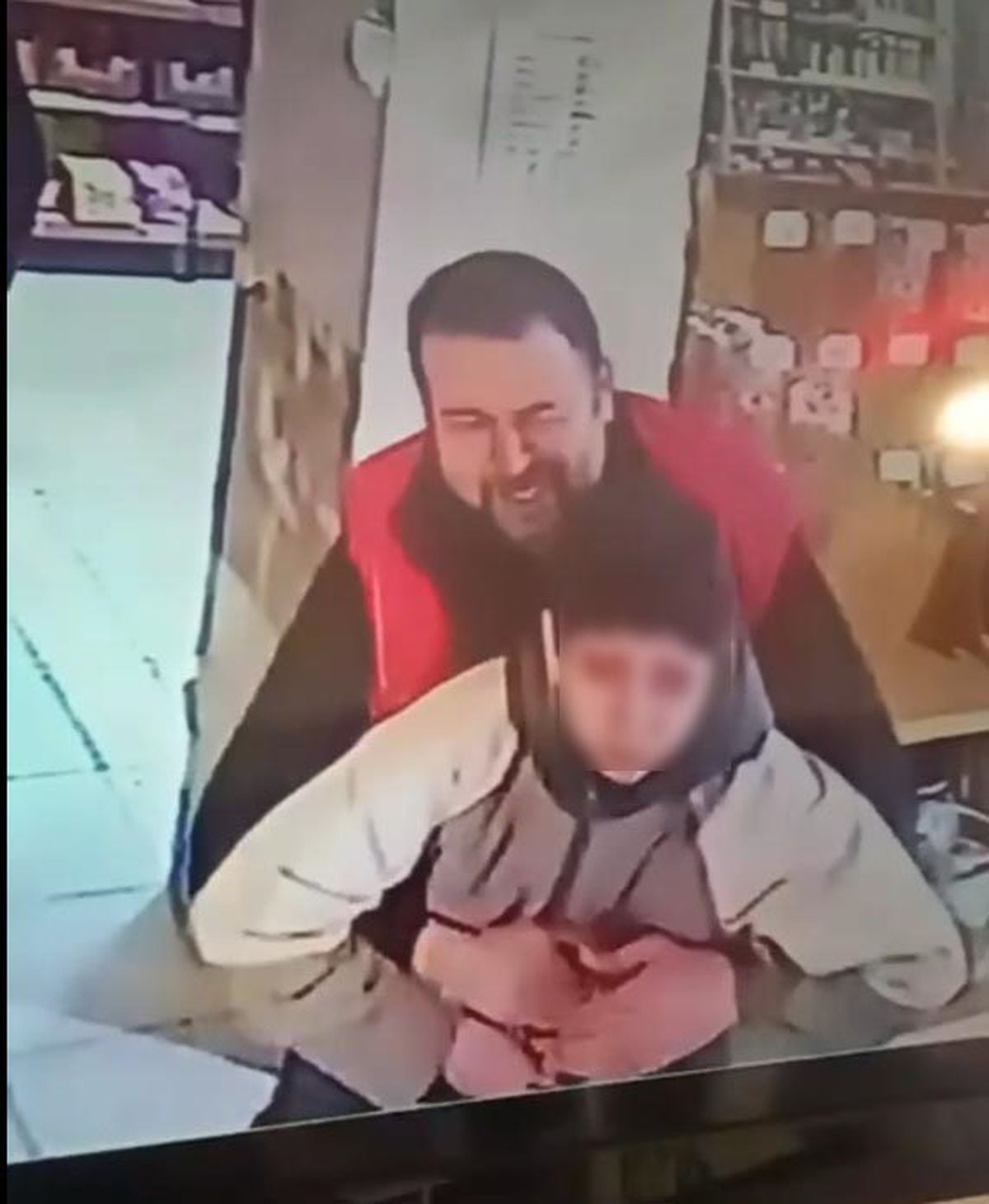 Market Sahibi, Boğulma Tehdidi Altındaki Öğrenciyi Kurtardı