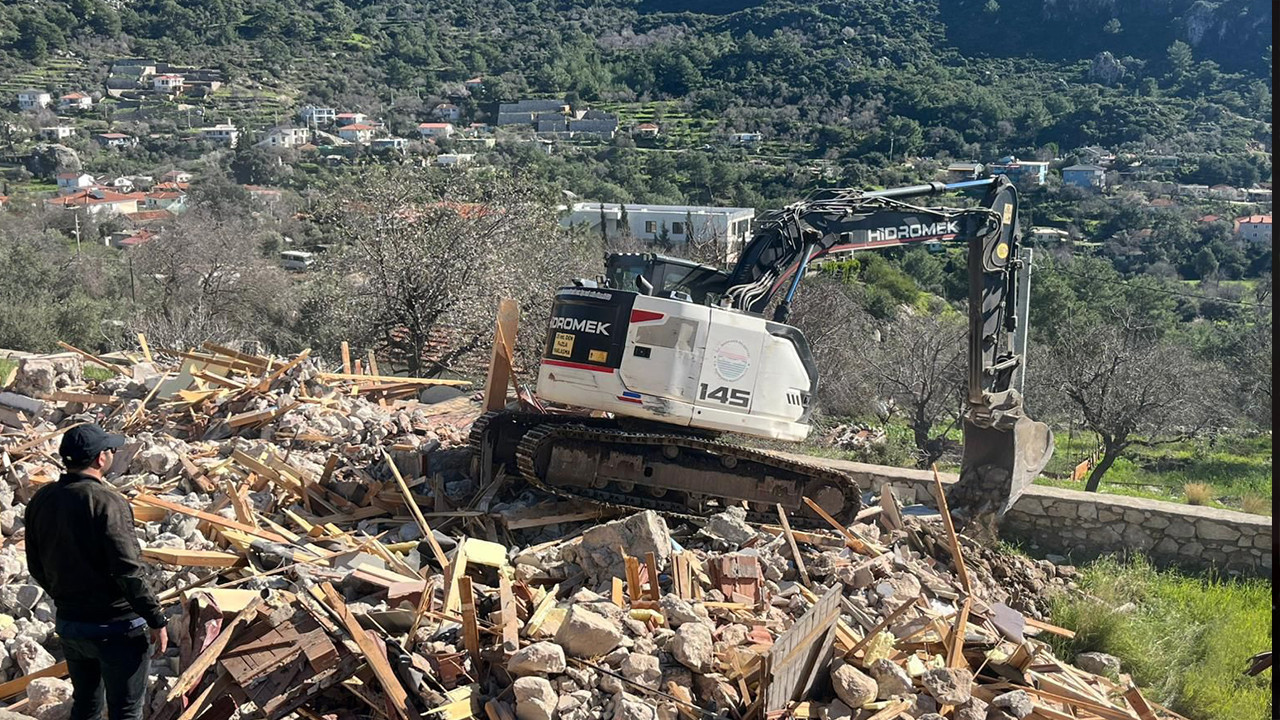 Marmariste kacak yapilara gecit yok bu yil 60 yapi yikildi JOJlYzTj